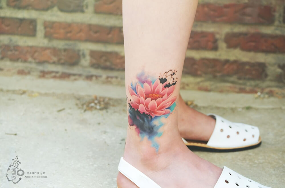 25 Colorful Floral Tattoos That Are Anything But Boring - 199