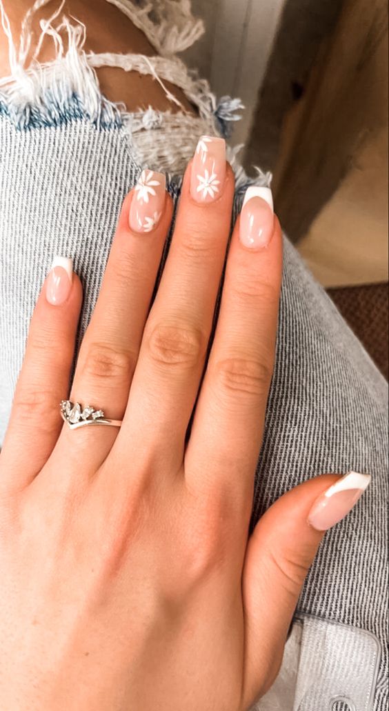 Achieve the Perfect Manicure with Chrome Nails!