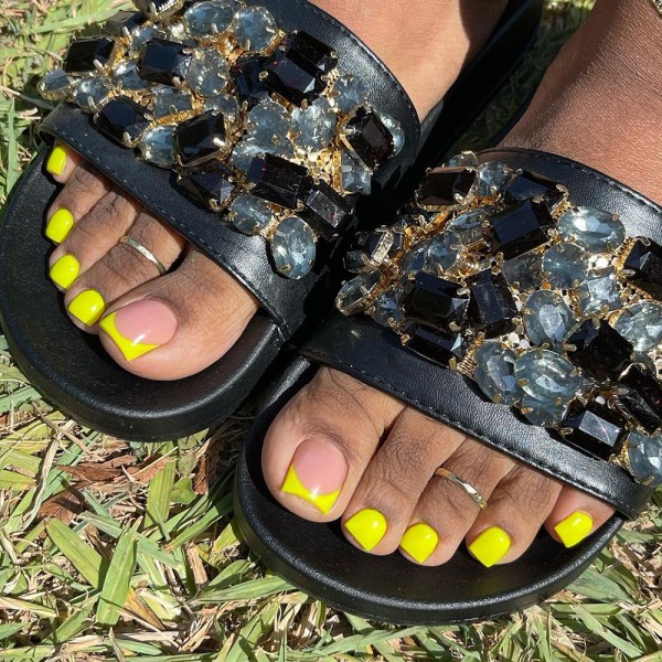 Yellow Toe Nails with French Tip Big Toe