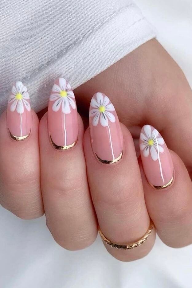 30 Alluring Floral Nail Ideas That Will Turn Your Hands Into Mini-Gardens - 217