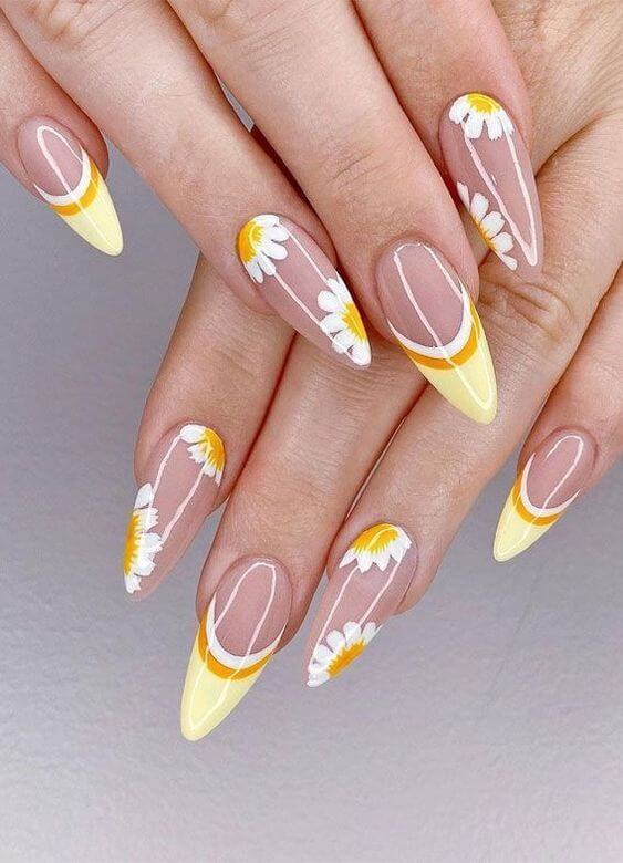 30 Alluring Floral Nail Ideas That Will Turn Your Hands Into Mini-Gardens - 193