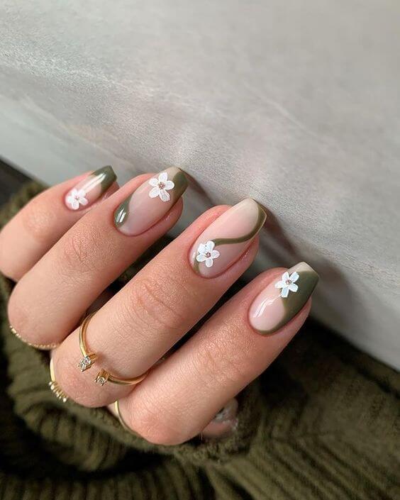 30 Alluring Floral Nail Ideas That Will Turn Your Hands Into Mini-Gardens - 195