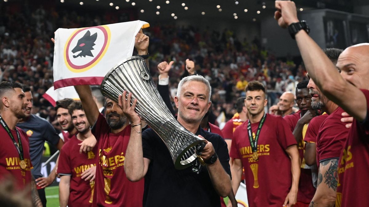 HLV Mourinho lập kỷ lục trong ngày cùng AS Roma vô địch Europa Conference  League