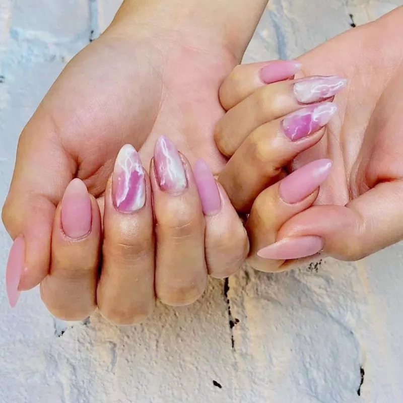 "nails