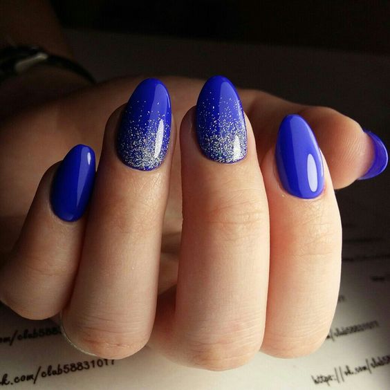 15 Stylish Short Blue New Year's Nail Ideas for 2024