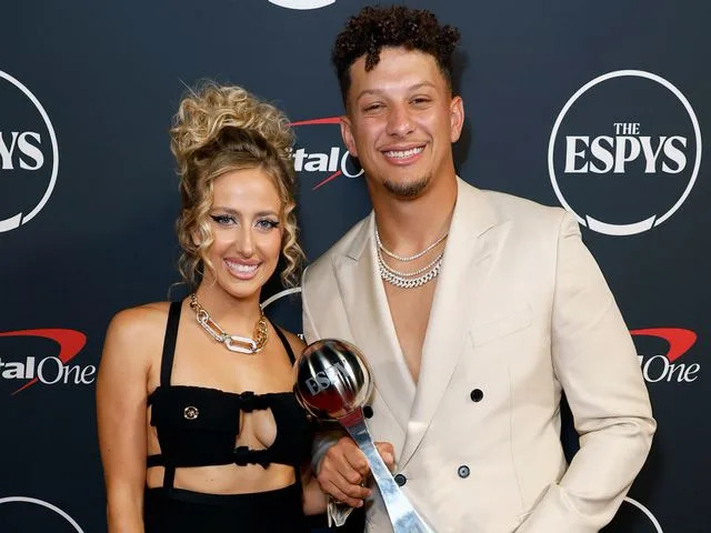 <p>Frazer Harrison/Getty</p> Brittany Mahomes and Patrick Mahomes at the 2023 ESPY Awards