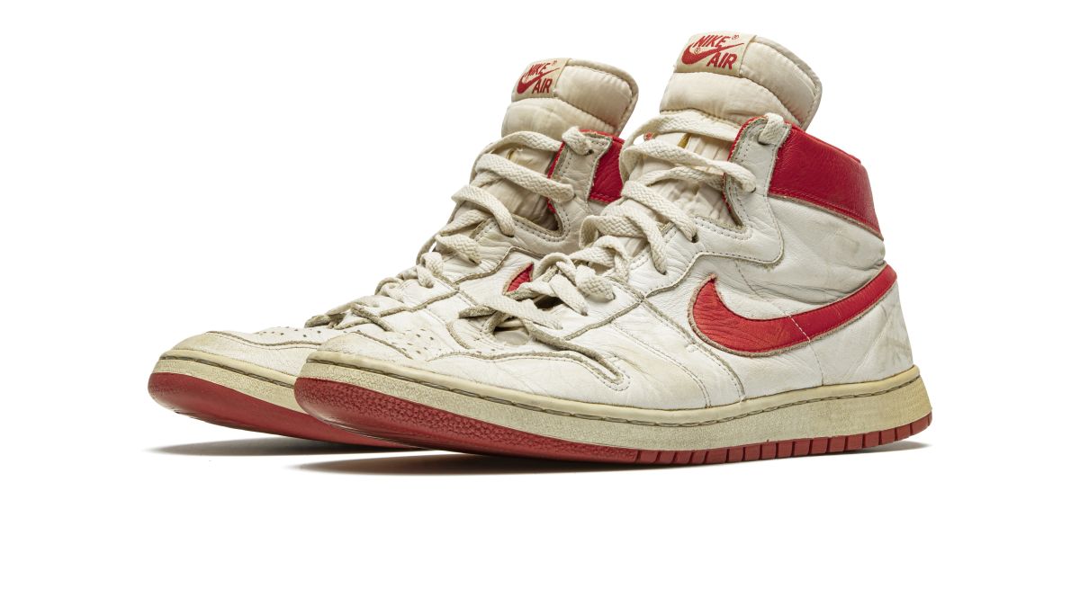Michael Jordan game-worn sneakers tipped to fetch over $500,000 at auction  | CNN