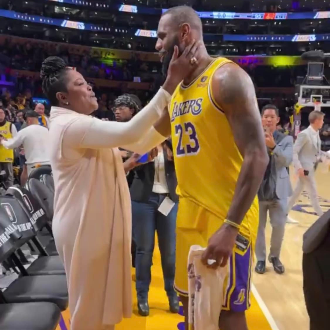 Beloved son!!! Lakers' LeBron James shares a heartfelt moment with ...