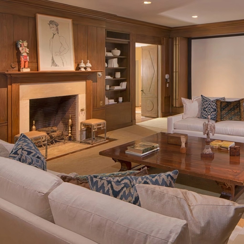 Living Room  in Taylor Swift's Beverly Hills Home