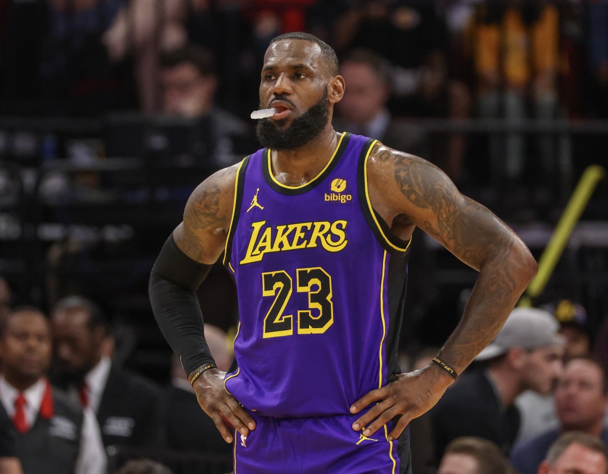 Lakers News: LeBron James' Age A Constant Source Of Amusement To Teammates  - All Lakers | News, Rumors, Videos, Schedule, Roster, Salaries And More