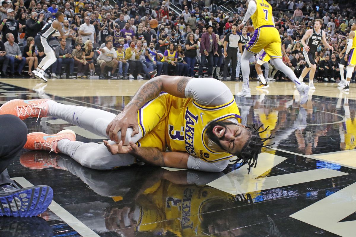 Anthony Davis says offseason work helped him avoid injury vs. Spurs -  Silver Screen and Roll