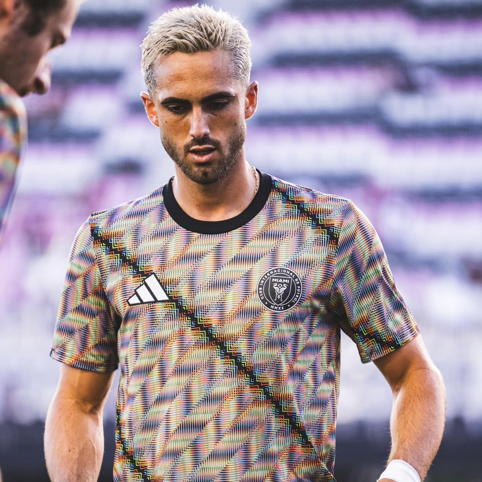 Inter Miami's new warm-up kit, Leonardo Campana stands out with his romantic hair that is now down