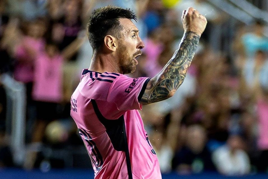 Lionel Messi lập siêu phẩm giúp Inter Miami tiến sát chức vô địch | Báo Dân trí