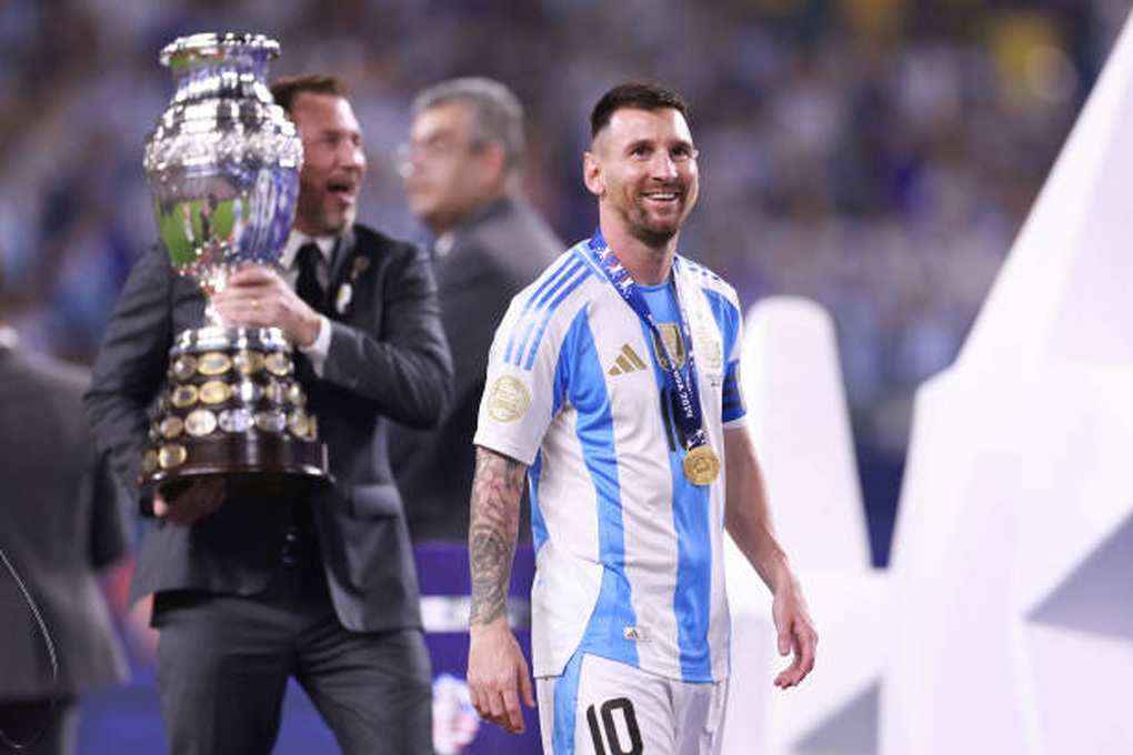 Messi trở lại đội tuyển Argentina dự vòng loại World Cup 2026 | Báo Dân trí