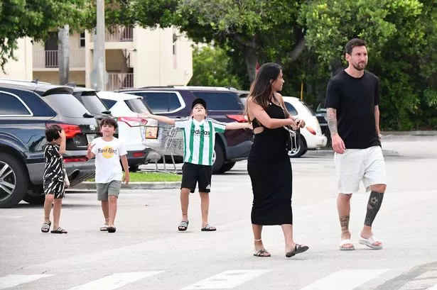 Lionel Messi looks at home in Miami already as he takes his family grocery  shopping - Mirror Online