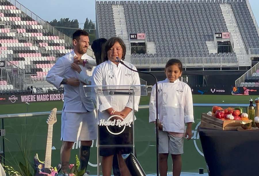 Leo Messi presentó su menú infantil en Hard Rock