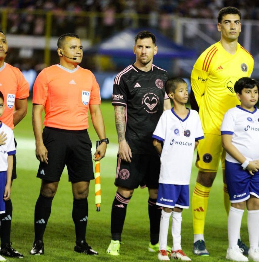 Levi Sandoval cumple su sueño de conocer a Lionel Messi – Qué Pasa El Salvador